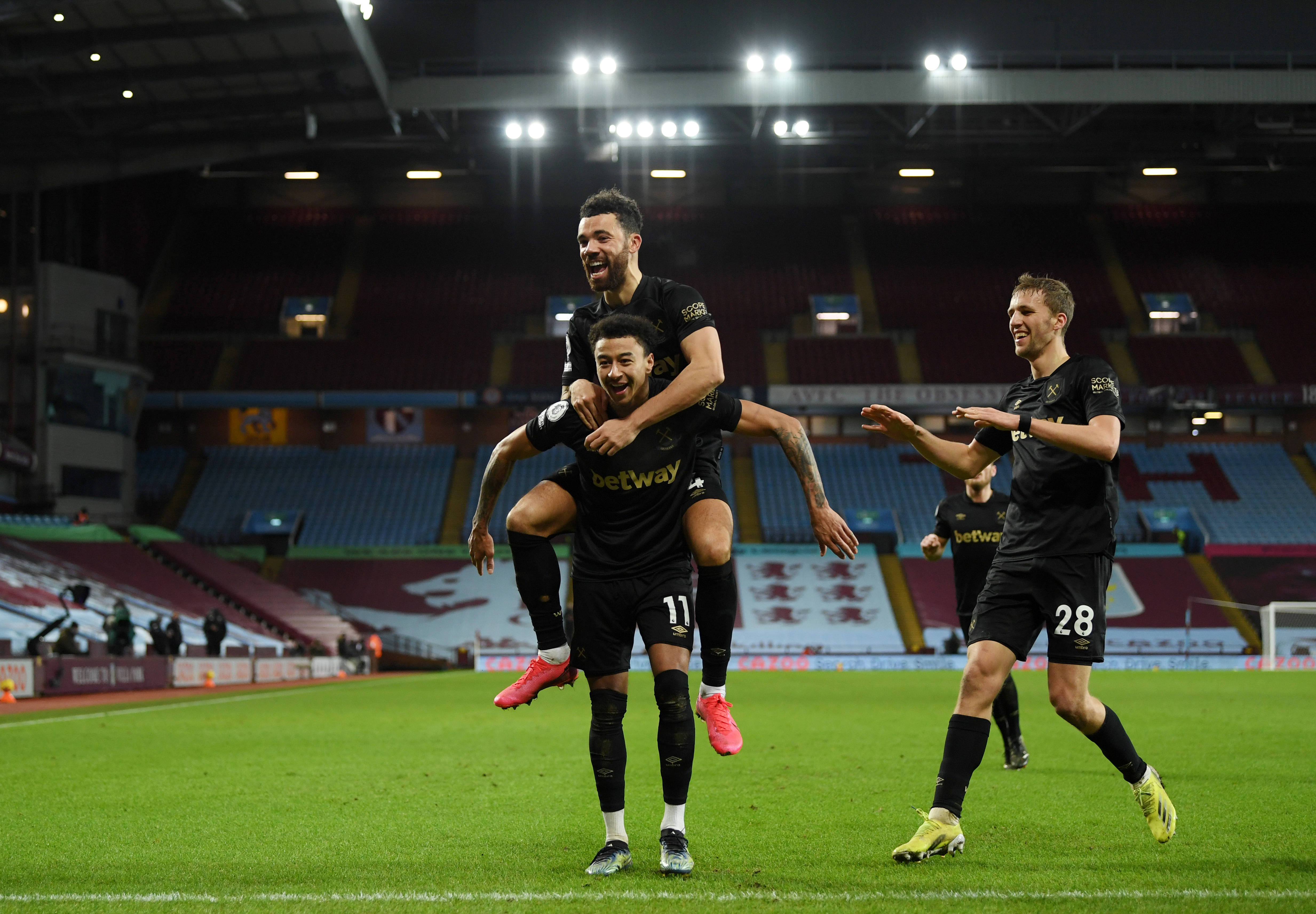 斯帅：今天整场比赛都是进步；戴维和奥蓬达？进球是前锋的一切