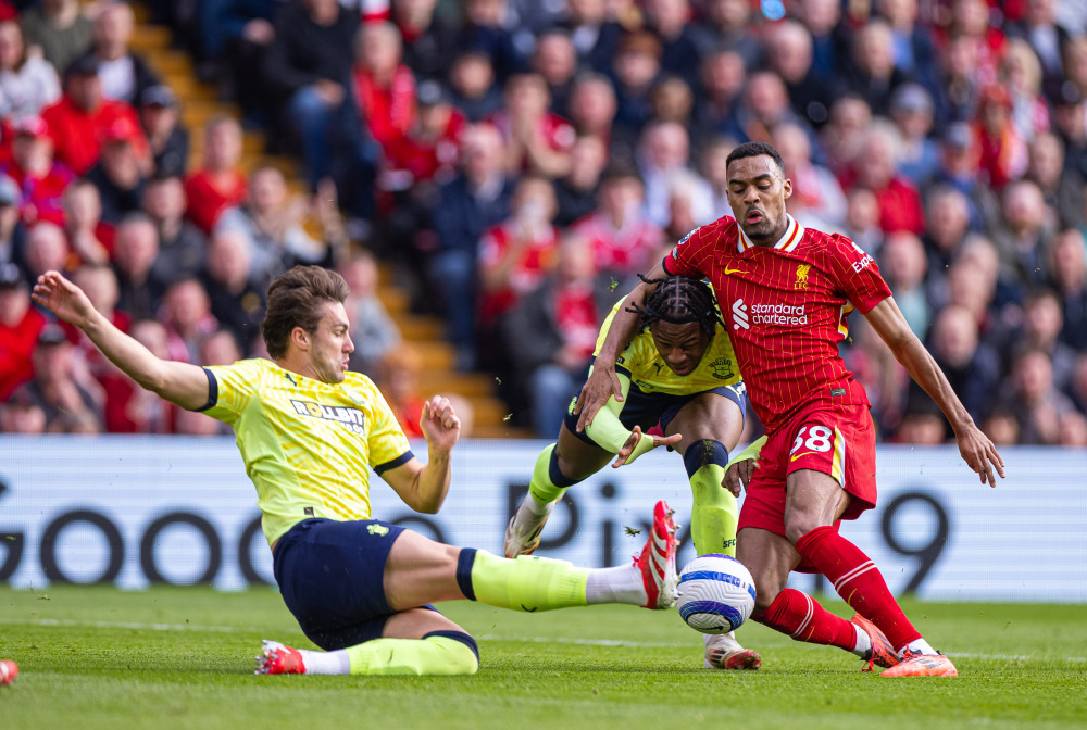 比利时11月世预赛大名单：库尔图瓦领衔，多库、特罗萨德在列