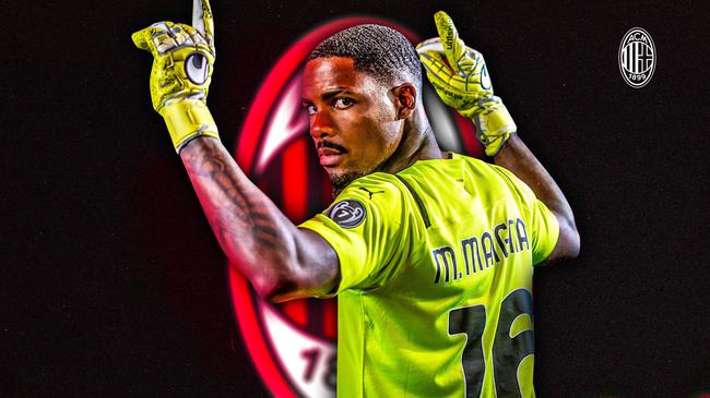 记者：世界杯抽签仪式开始前，大力神杯已经抵达华盛顿