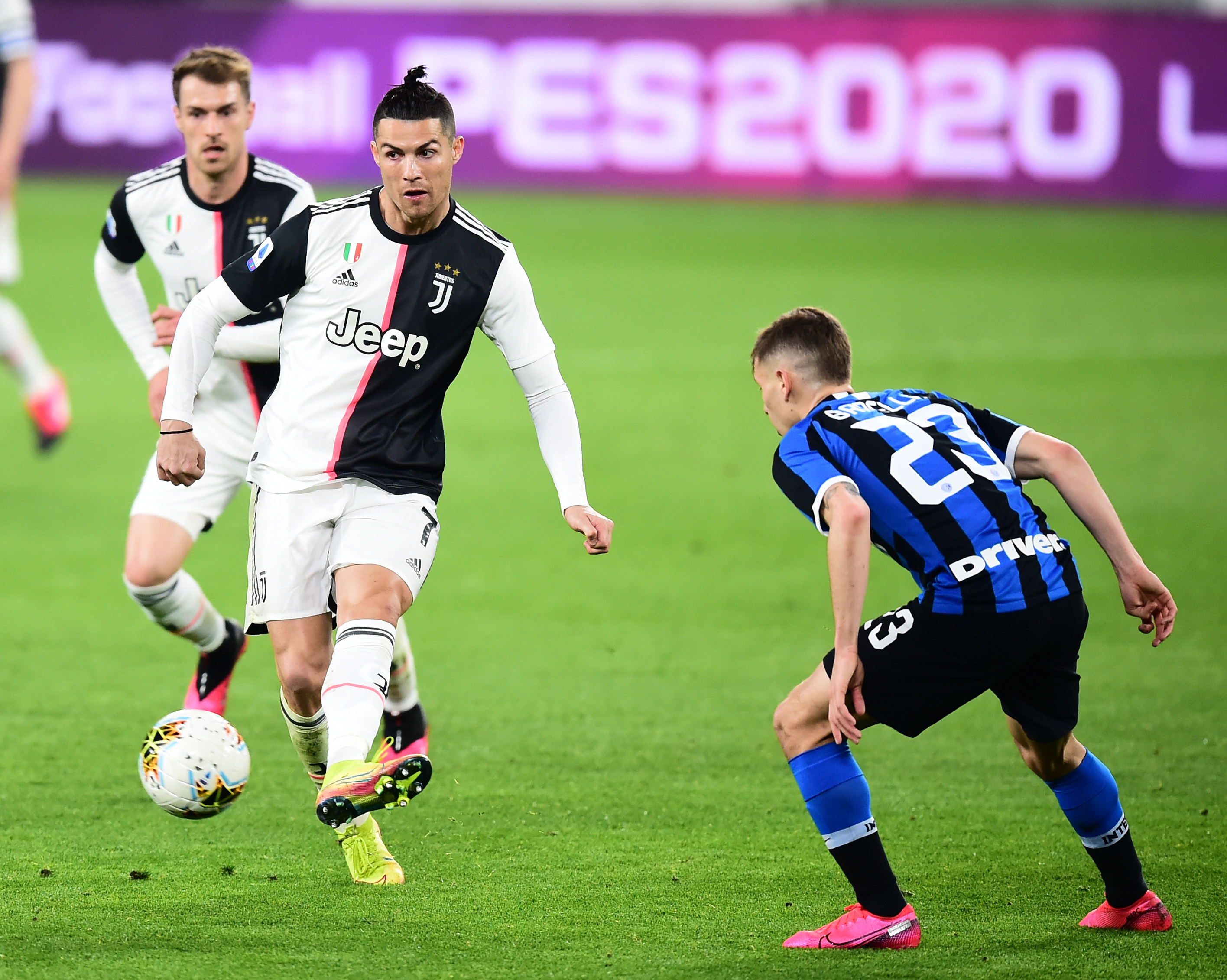 洛杉矶快船负于森林狼，经历逆转五连胜，森林狼展现顽强斗志，快船失误多，火力不足。