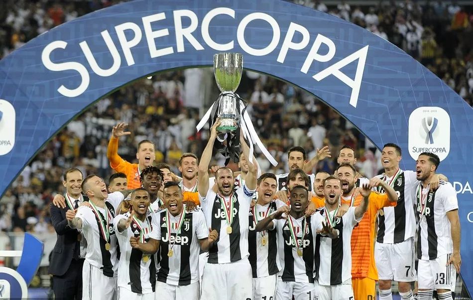 媒体人：山东泰山新赛季教练配置计划是韩鹏+外籍助教