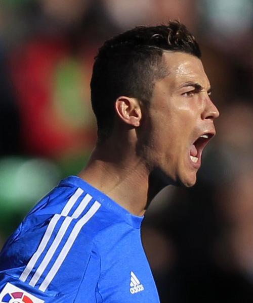 篮球湖人队内矛盾传闻升温，主帅紧急澄清